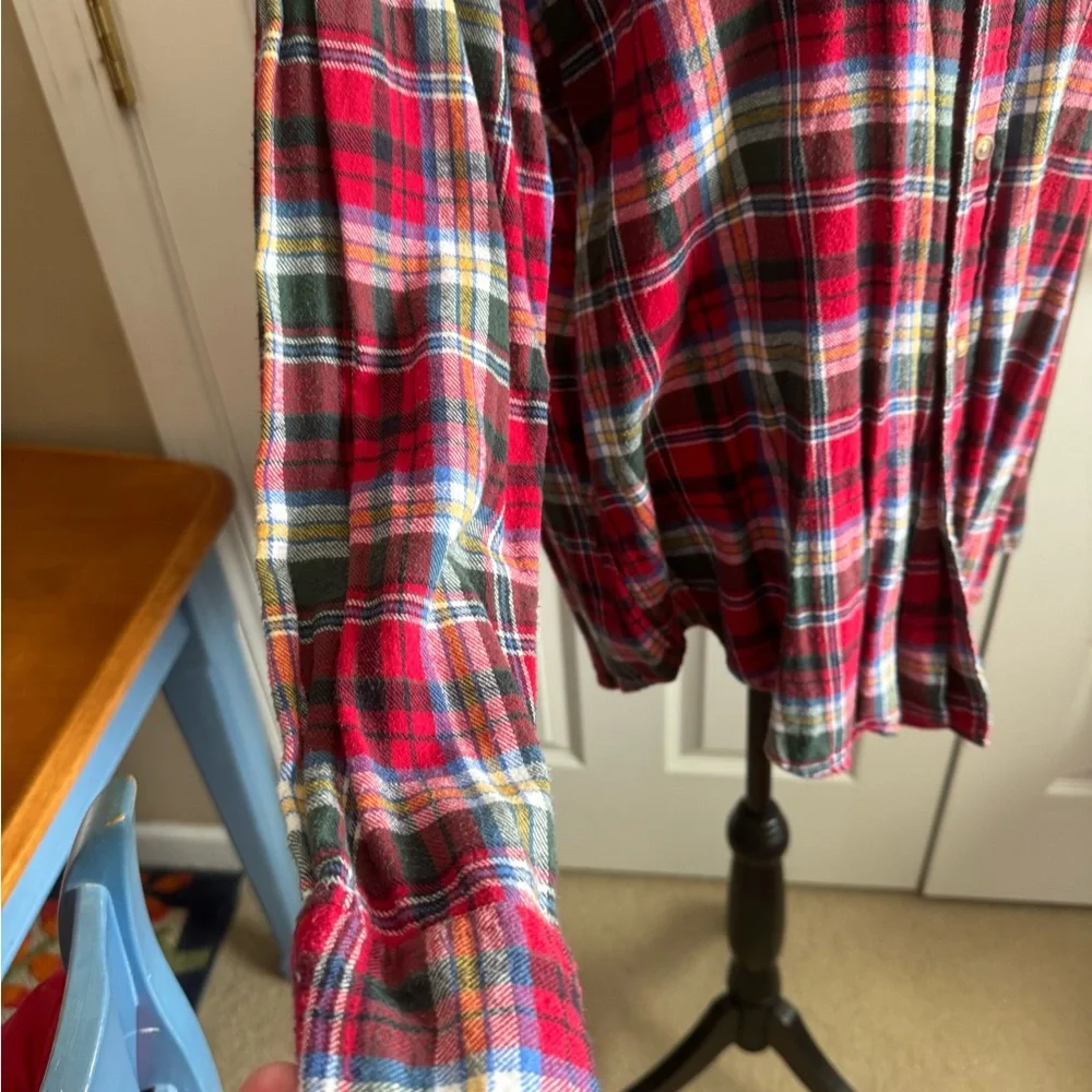 Men’s Chaps Flannel Red and Green Casual Button Down Shirt - Picture 2 of 5